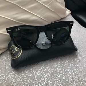 Oversized Ray Ban Wayfarer